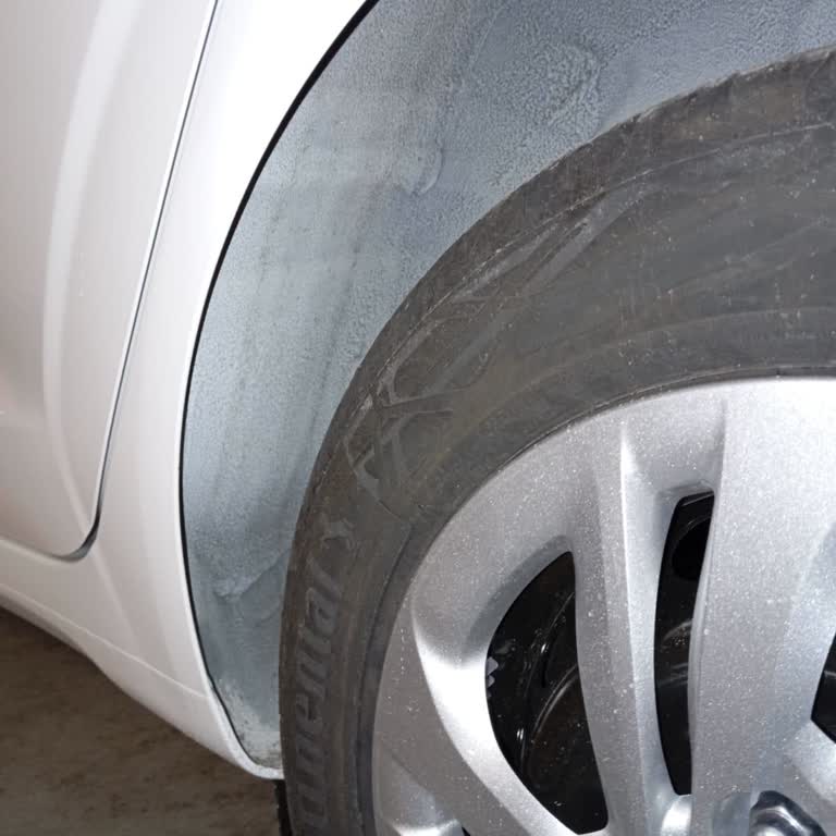 Sıfır Araçta Eksik Parça Ve Çözüm Sunmayan Bayi Mağduriyeti