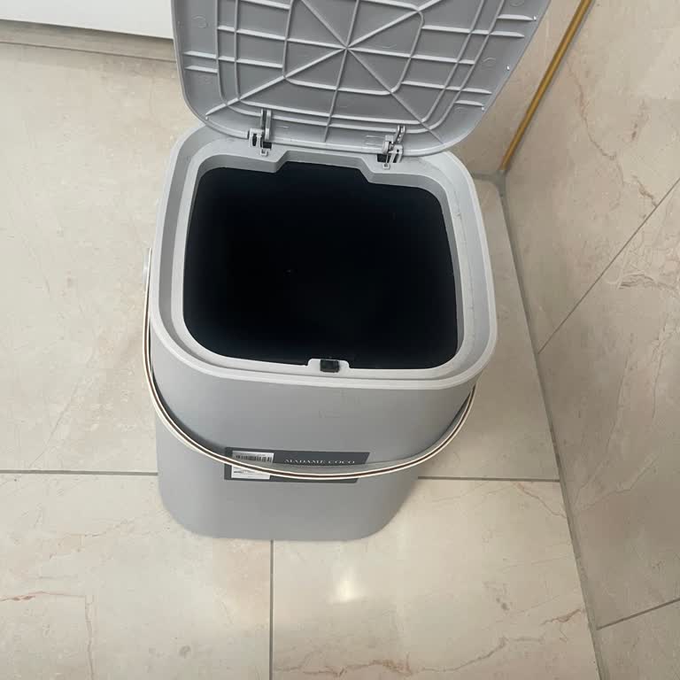 Aldığım Çöp Kovasının Klipsi Kısa Sürede Kırıldı, Çözüm Bekliyorum