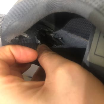 Kısa Sürede Yıpranan Ayakkabı Ve İlgisiz Mağaza Süreci Hayal Kırıklığı Yarattı