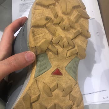 Kısa Sürede Yıpranan Ayakkabı Ve İlgisiz Mağaza Süreci Hayal Kırıklığı Yarattı