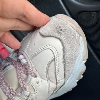 Kısa Sürede Yırtılan Ayakkabı Ve Yetersiz Müşteri Desteği