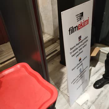 Geç Kalma Nedeniyle Film Gösterimine Alınmama Ve Mağduriyet