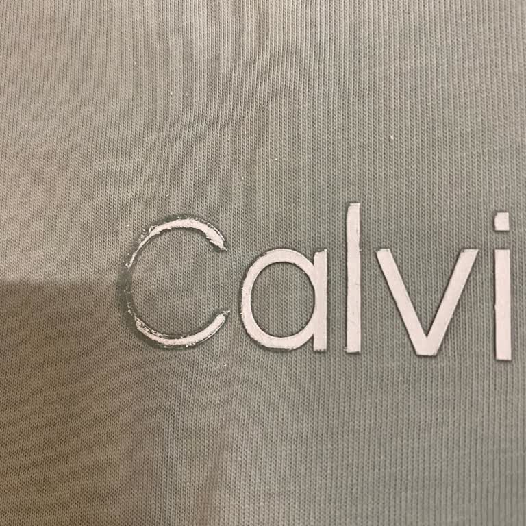 Calvin Klein Su Yeşili T-shirtte İlk Yıkamada Baskı Soyulması Ve Boyner'in Olumsuz Müşteri Desteği