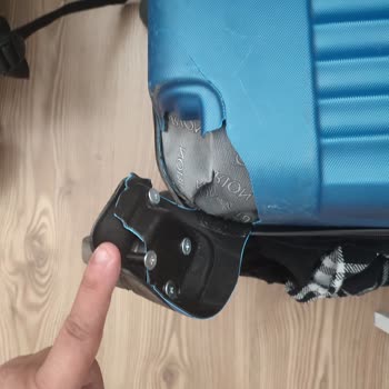 Hasarlı Valiz Ve Yetersiz Müşteri Hizmeti Deneyimi