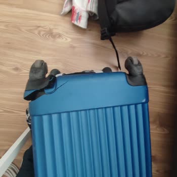 Hasarlı Valiz Ve Yetersiz Müşteri Hizmeti Deneyimi