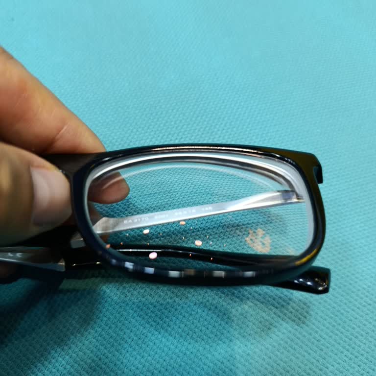 Nikon Yüksek Fiyat, Düşük Memnuniyet: Gözlük Camı Kalitesi ve İlgisiz Hizmet Hayal Kırıklığı Yarattı