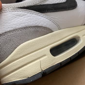 Kısa Sürede Çatlayan Ayakkabı İçin Çözüm Sunulmadı