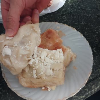 Satın Aldığım Su Böreği Yerine Farklı Bir Ürün Verildi, İade Talep Ediyorum