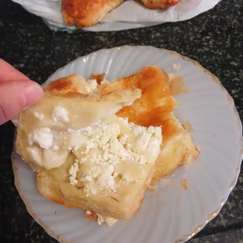 Satın Aldığım Su Böreği Yerine Farklı Bir Ürün Verildi, İade Talep Ediyorum