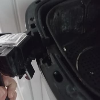 Airfryer Sapı Kırıldı, Yedek Parça Temin Edilemiyor Mağduriyet Yaşıyorum