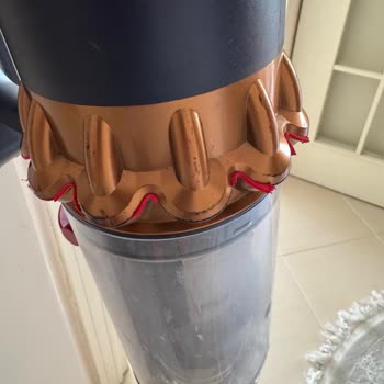 Dyson Süpürgede Dökülen Süngerler Ve Azalan Çekiş Gücüyle Yaşadığım Hayal Kırıklığı