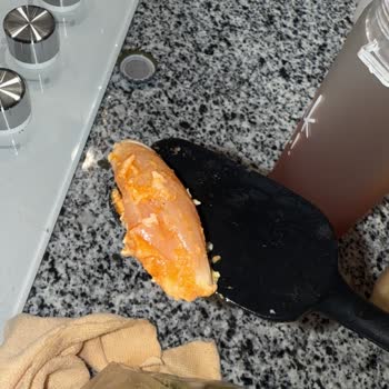 Satın Alınan Hazır Dönerde Çiğ Tavuk Sorunu