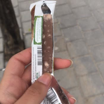 Bozulmuş Nestle Damak Çikolata Ve Yetersiz Müşteri Hizmeti Deneyimi