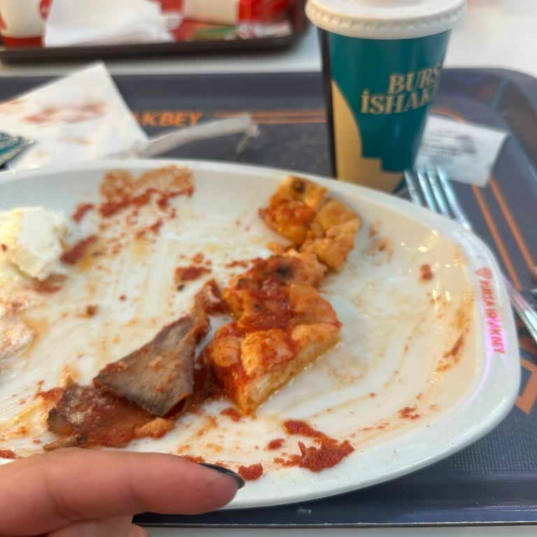 Bursa İshakbey İskender Şubesinde Bayat Ve Lezzetsiz Yemek, İlgisiz Hizmet Ve Güvenlik Sorunu