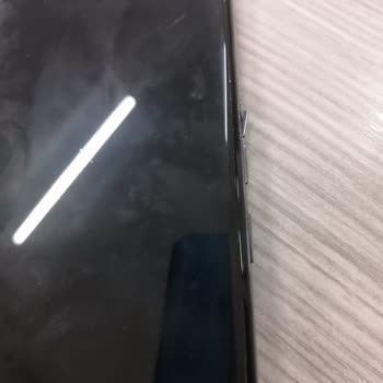 Garanti Kapsamındaki Telefonun Ses Tuşu Kırıldı, Ücret Talep Edildi