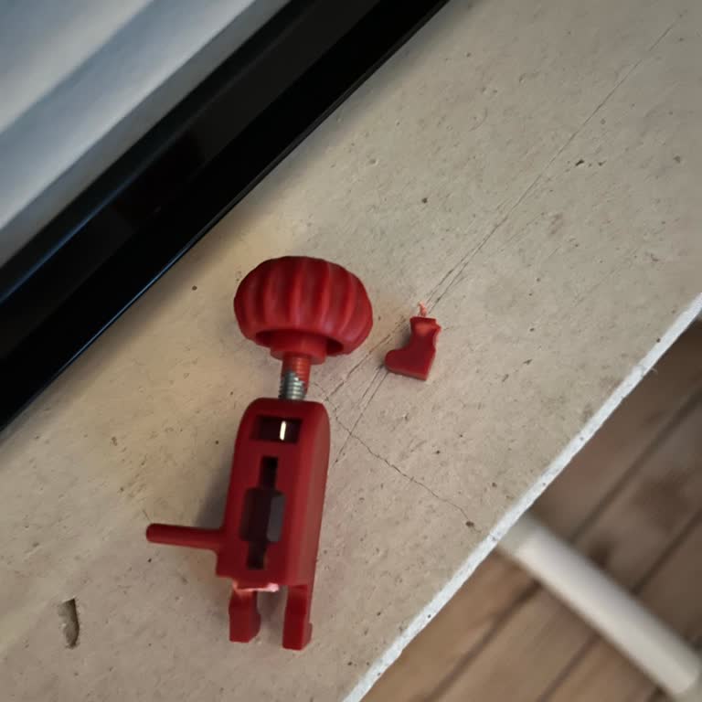 Gazella Ütü Masasının Kırılan Mandalı İçin Yedek Parça Talebi