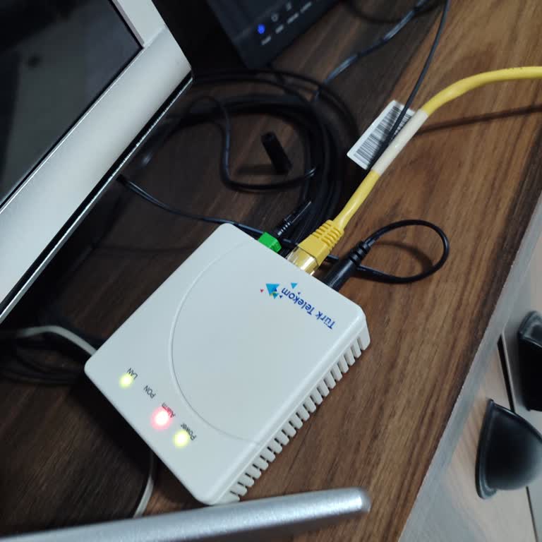 Bir Aydır Kesik İnternet Ve Çözümsüz Müşteri Hizmetleri Mağduriyeti