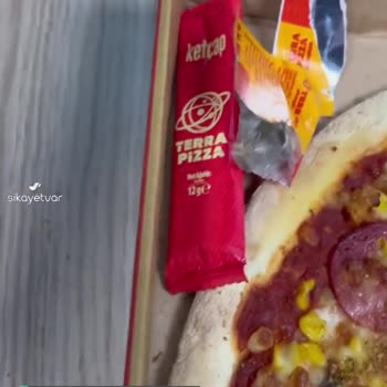 Terra Pizza İçinde Plastik