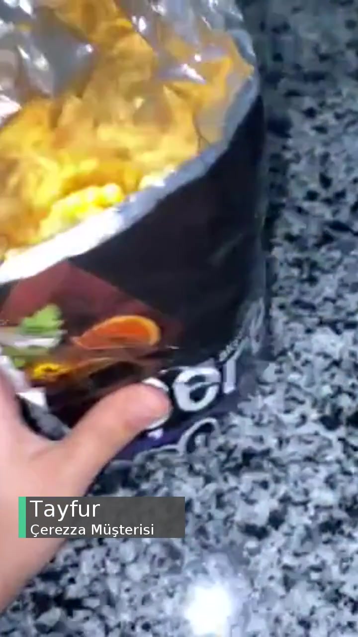 Çerezza Paketten Cipse Gömülü Bir Şekilde Saç Çıktı! videonun kapak resmi