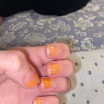 Flormar Red Flag Oje Tırnakta Kalıcı Kırmızı İz Bıraktı