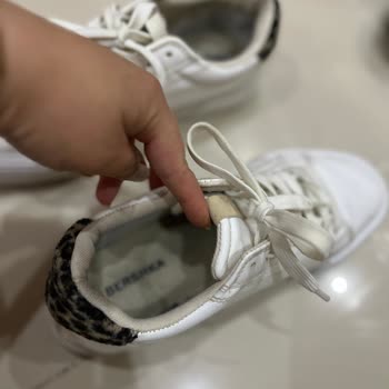 Dört Giyişte Parçalanan Ayakkabı Ve İlgisiz Müşteri Hizmetleri