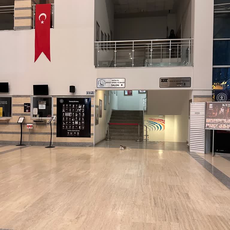 Haşim İşcan Devlet Tiyatrosu Hem Maddi Hem De Manevi Olarak Mağdur Oldum!