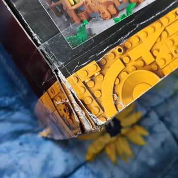 Amazon’dan Alınan Lego Setin Hasarlı Ve Gizliliği İhlal Edilmiş Şekilde Teslimi