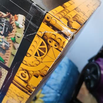 Amazon’dan Alınan Lego Setin Hasarlı Ve Gizliliği İhlal Edilmiş Şekilde Teslimi