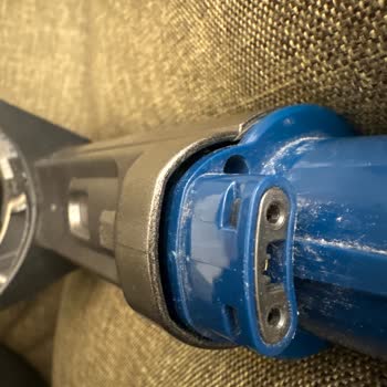 Philips Dikey Süpürgenin Boru Birleşim Yerinde Kırılma Sorunu Yaşadım