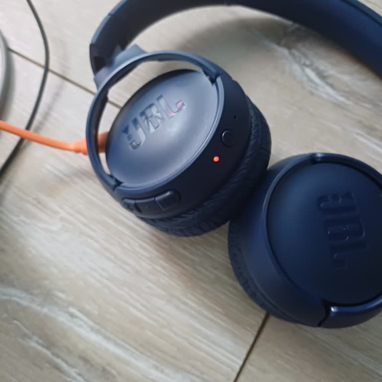 Kullandığım JBL Kulaklık Aniden Açılmamaya Başladı, Acil Çözüm Bekliyorum