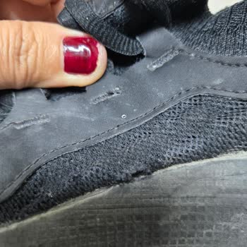 Under Armour Ayakkabıda Kısa Sürede Dikiş Sökülmesi Ve Hayal Kırıklığı