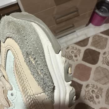 Garanti Süresi Dolmadan Yırtılan Ayakkabıya Ret Cevabı Şaşkınlığı