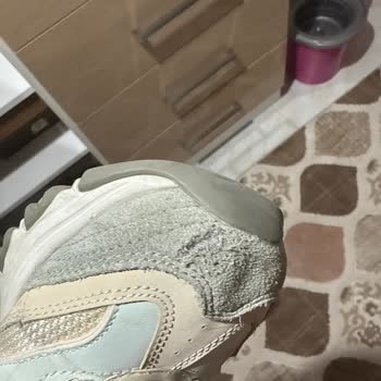 Garanti Süresi Dolmadan Yırtılan Ayakkabıya Ret Cevabı Şaşkınlığı