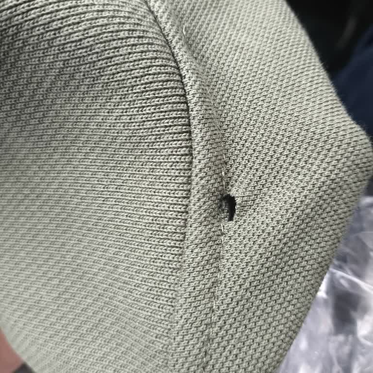 İki Kez Giyilen T-shirtte Yaka Sökülmesi Ve Garanti Kapsamında Çözüm Alamama