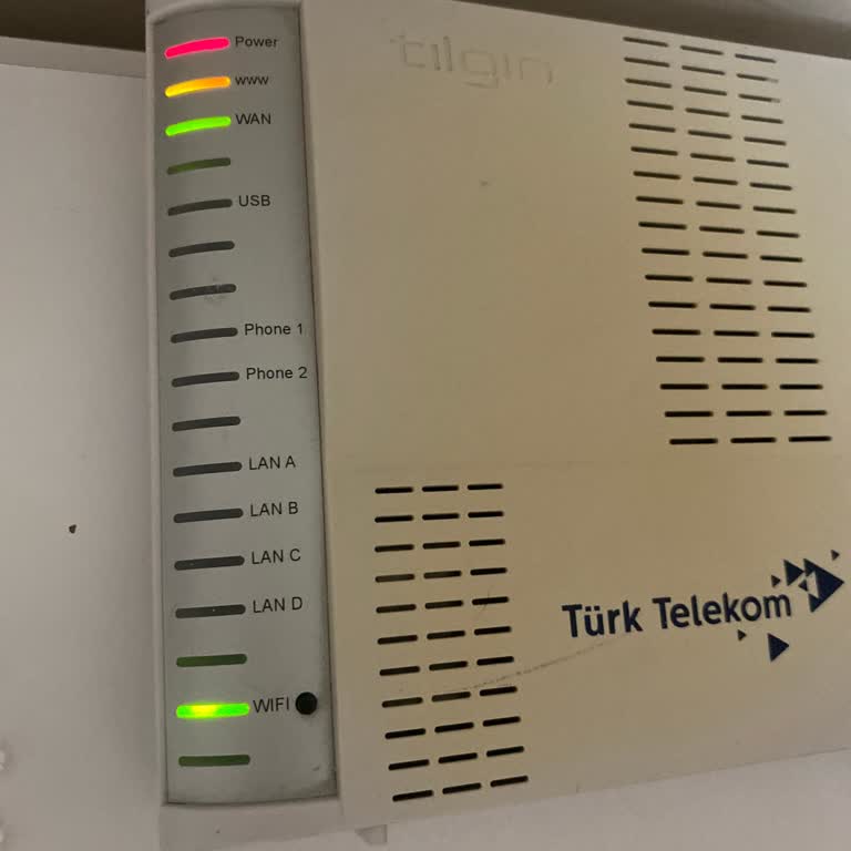 İki Gündür Süren İnternet Kesintisine Ve Yetersiz Müşteri Hizmetlerine Çözüm Bekliyorum