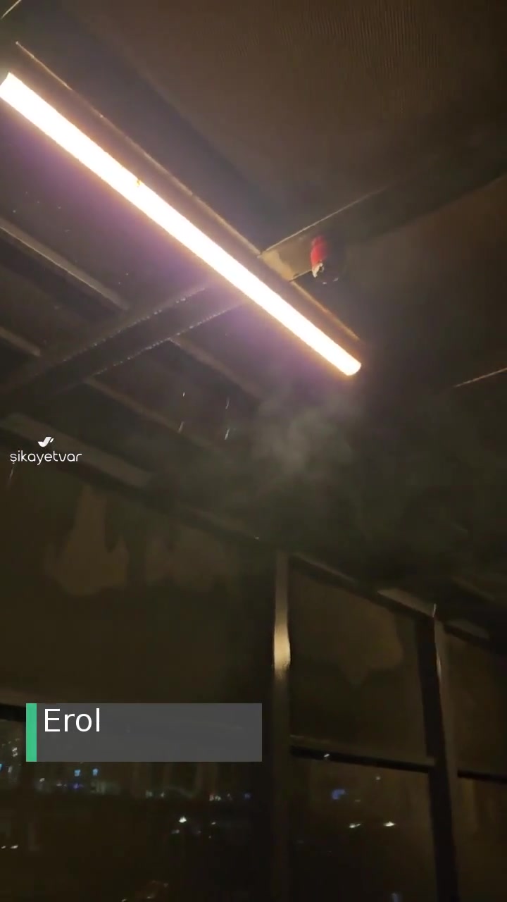 İGA İstanbul Havalimanı Teras Çatısı Akıyor videonun kapak resmi