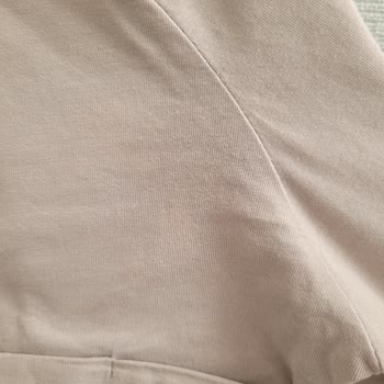 Old Spice Antitranspirante dejó manchas naranjas en mis camisetas