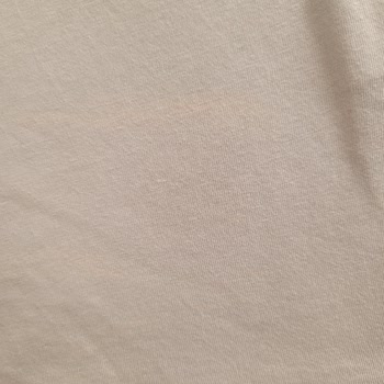 Old Spice Antitranspirante dejó manchas naranjas en mis camisetas