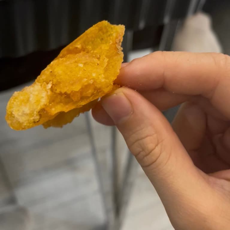 Ruffles Ketçaplı Cipsin İçinden Aşırı Sert Ve Garip Bir Parça Çıktı Sağlığım Riske Girdi