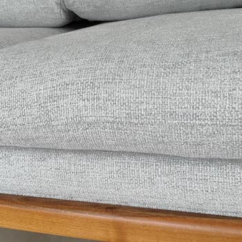 Aldığım Koltuk Ve Sandalyeler Defolu Çıktı, Tamirler De Sorunları Çözmedi