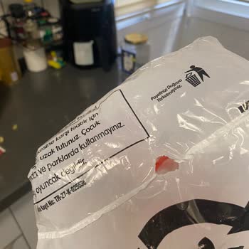 Migros'tan Satın Aldığım Poşetler Sürekli Delik Çıkıyor, Paramızın Karşılığını Alamıyoruz