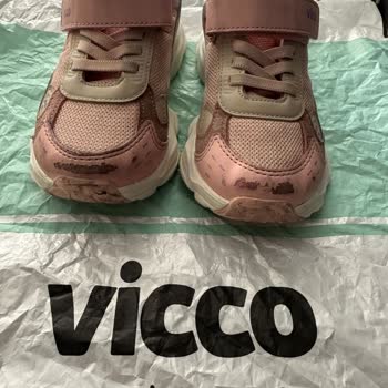 Çocuk Ayakkabısında 15 Günde Çift Taraflı Soyulma Ve Mağazadan Kullanıcı Hatası Cevabı