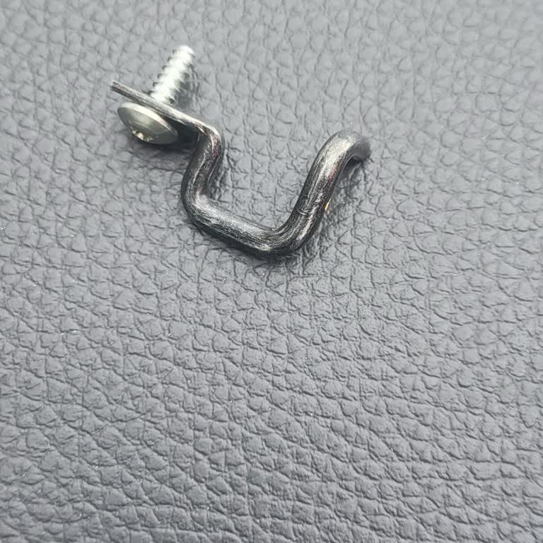 Benzin İstasyonunda Taşıt Tanıma Sistemi Nedeniyle Araç Kapağım Kırıldı, Sorumluluk Alınmıyor