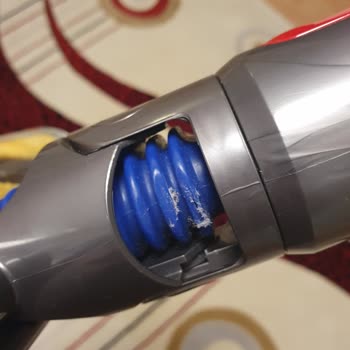 Dyson Gen 5 Süpürge Lazer Başlığı Hortumu Kısa Sürede Yırtıldı, Garanti Kapsamında Destek Bekliyorum