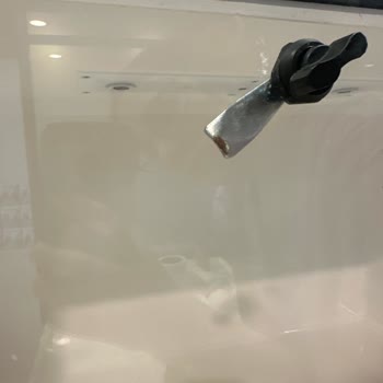 Yoğun Bakım Ünitesinde Bitmeyen Sorunlar Ve İlgisiz Firma