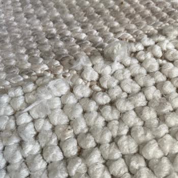 Empera Agra Halı Sürekli İplik Atıyor Ve Görüntüsü Bozuldu