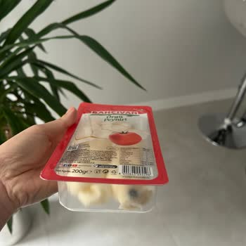 Son Kullanma Tarihi Geçmemiş Peynirin Ambalajında Küf Sorunu