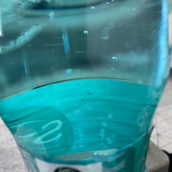 Sırma Maden Suyunda Şüpheli Siyah Maddeler: Sağlık Endişesi Ve İade Talebi