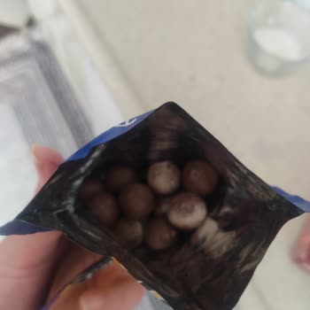 Ünlü Markadan Aldığım Çikolata Bozuk Çıktı, Güvenim Sarsıldı