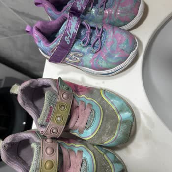Skechers Çocuk Ayakkabılarında Kısa Sürede Deformasyon Ve Yıpranma
